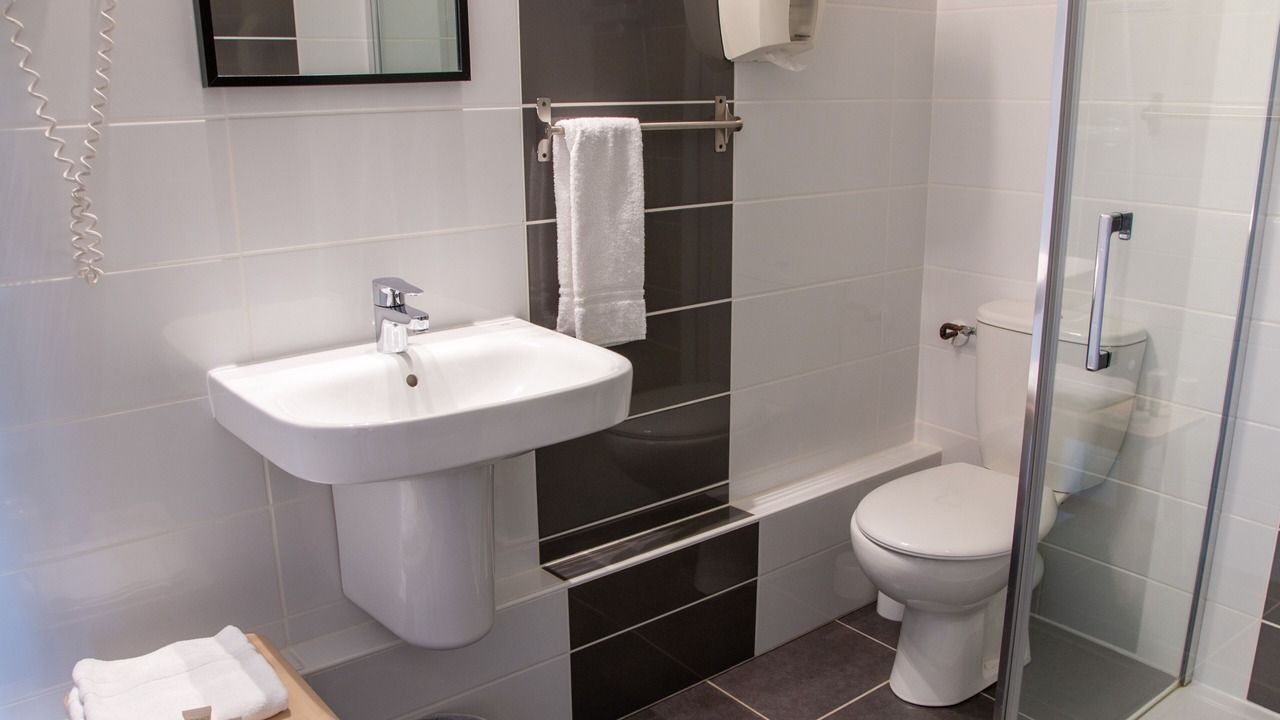 Photo of Bathroom in Dinan