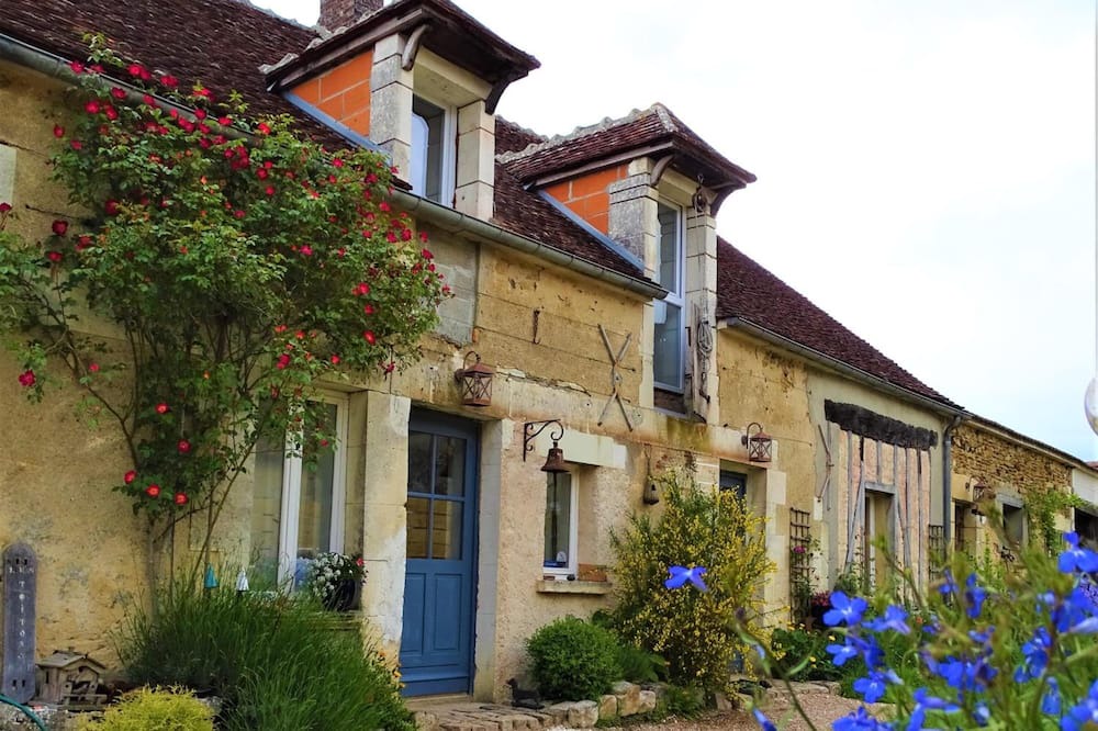 Photo of Outdoor in Levis