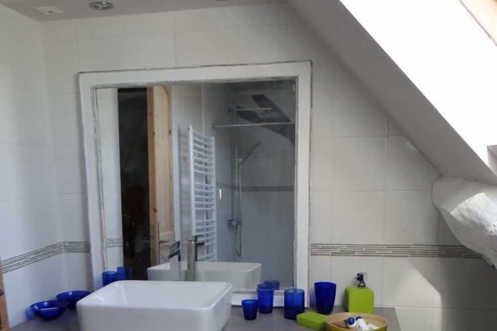 Photo of Bathroom in Levis