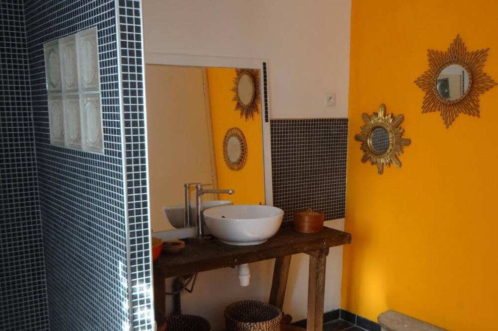 Photo of Bathroom in Levis