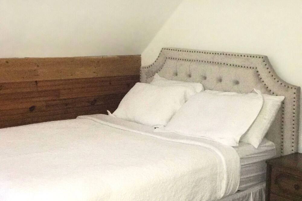 Photo of Bedroom in Northern Bruce Peninsula