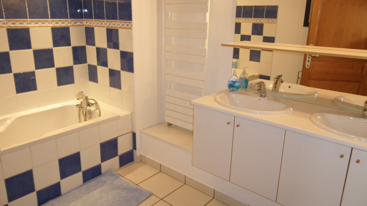 Photo of Bathroom in Prenois