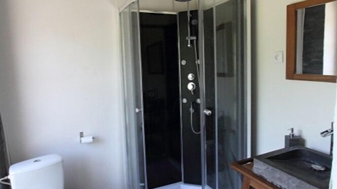 Photo of Bathroom in Ambillou