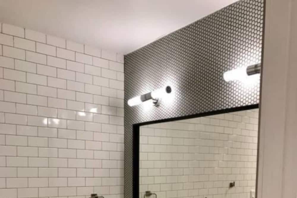 Photo of Bathroom in Gardiner