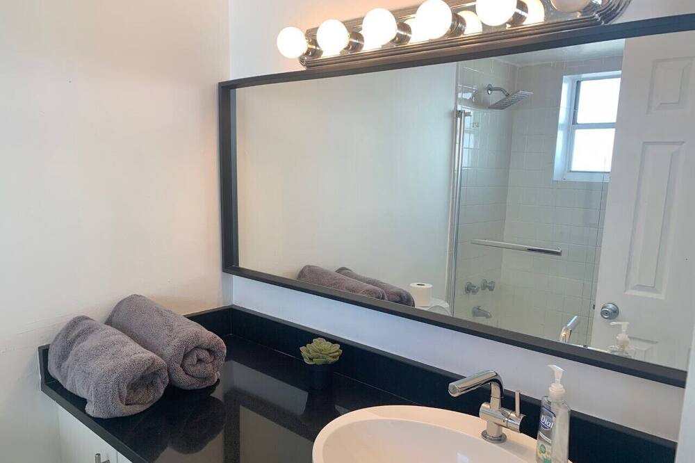Photo of Bathroom in North Bay Village