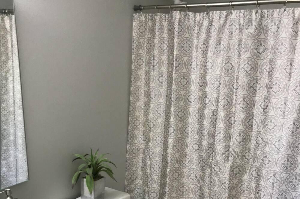 Photo of Bathroom in El Dorado West