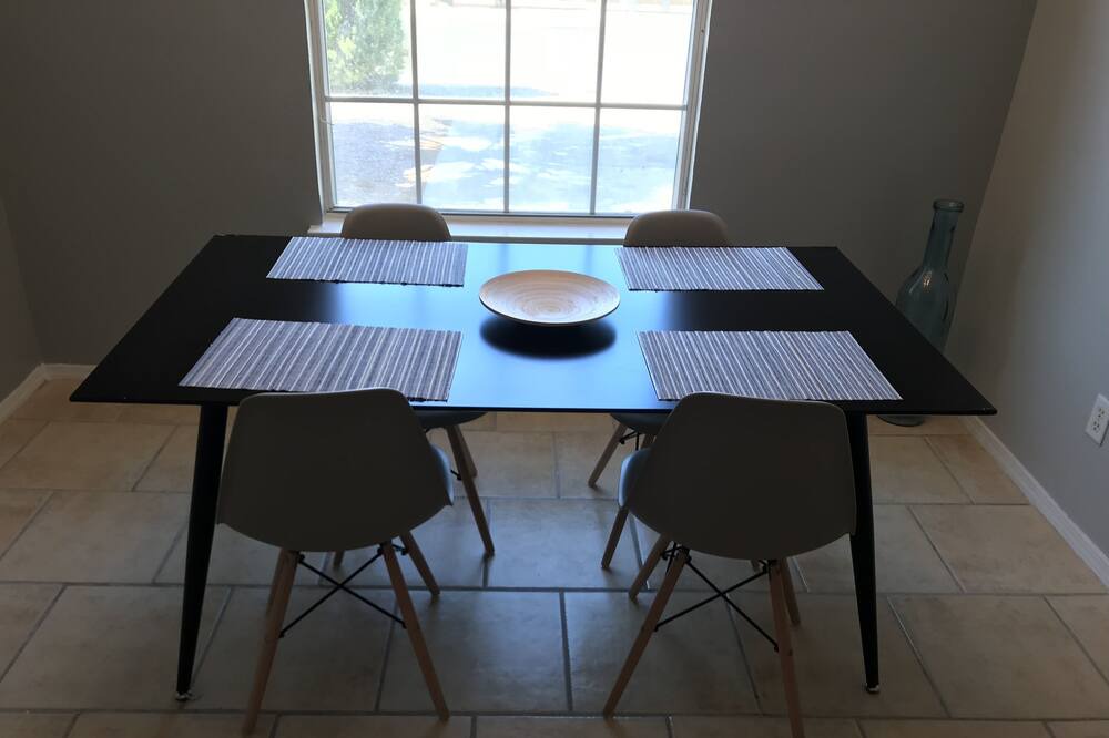 Photo of Livingroom in El Dorado West