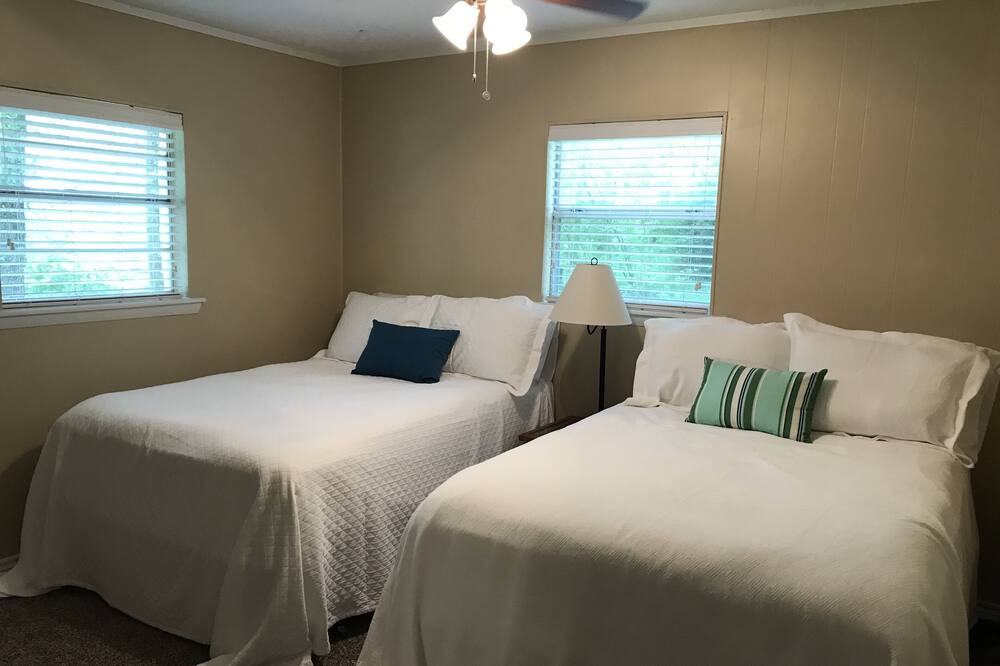 Photo of Bedroom in Log Cabin