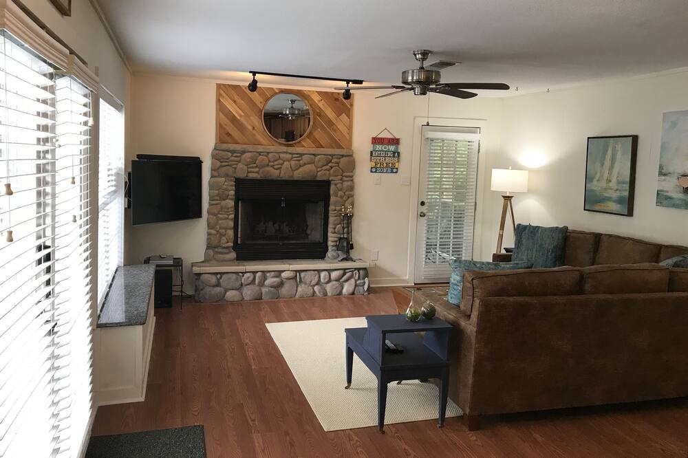Photo of Livingroom in Log Cabin