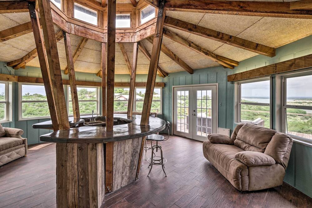 Photo of Livingroom in Amistad National Recreational Area