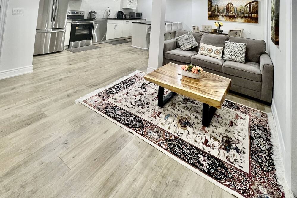 Photo of Livingroom in Richmond Hill