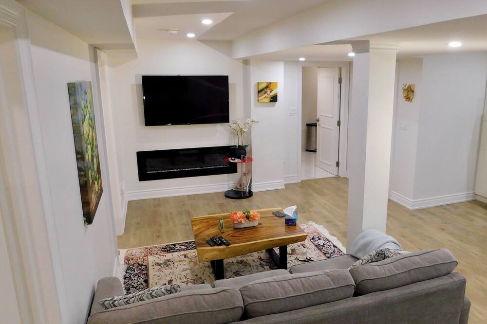 Photo of Livingroom in Richmond Hill