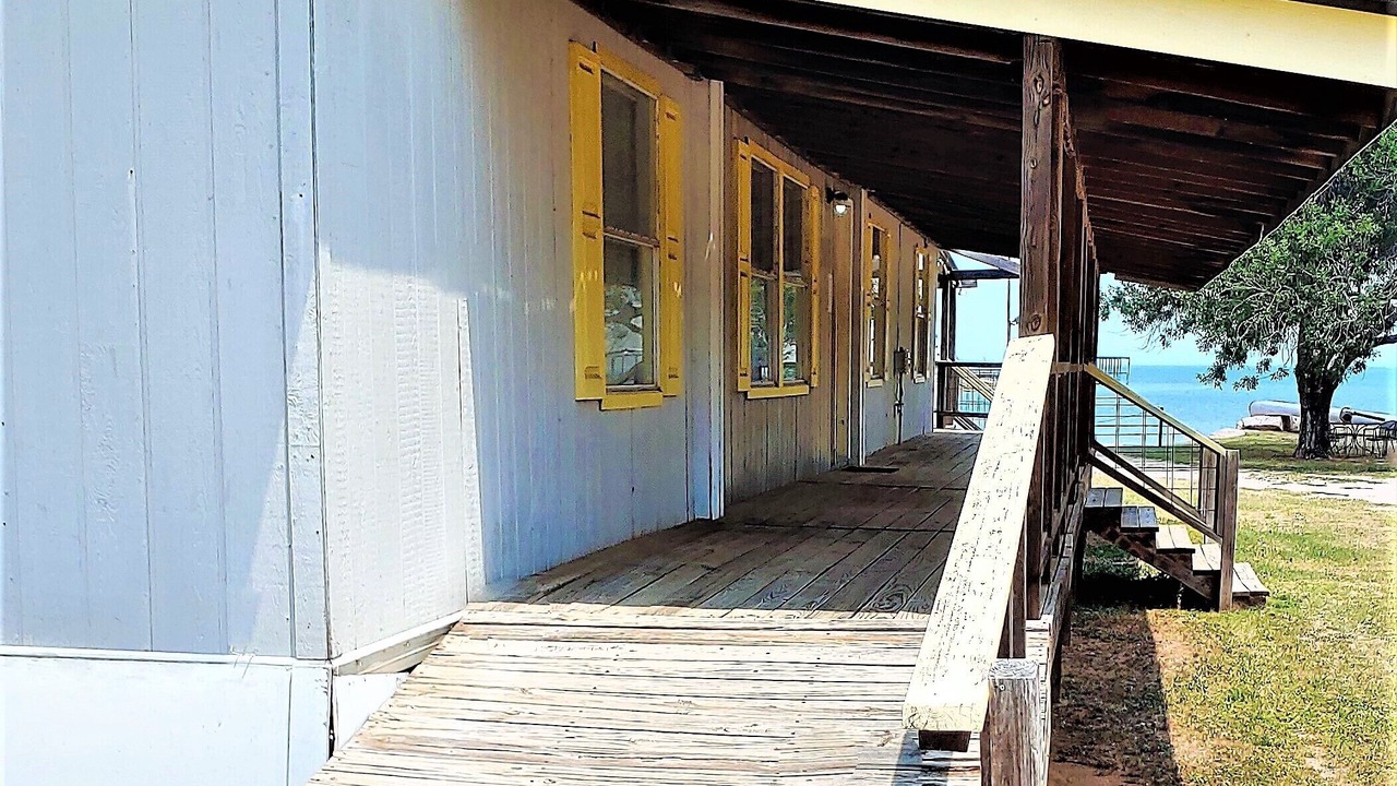 Photo of Outdoor in Buchanan Dam