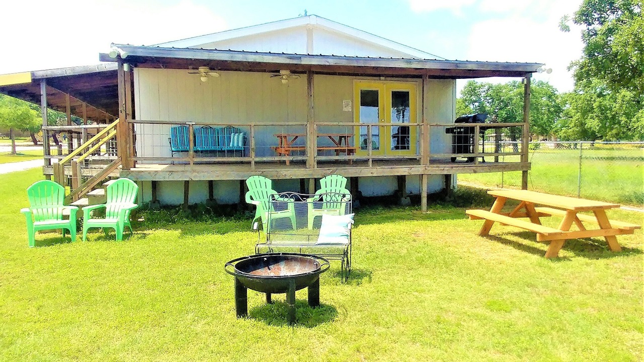Photo of Outdoor in Buchanan Dam