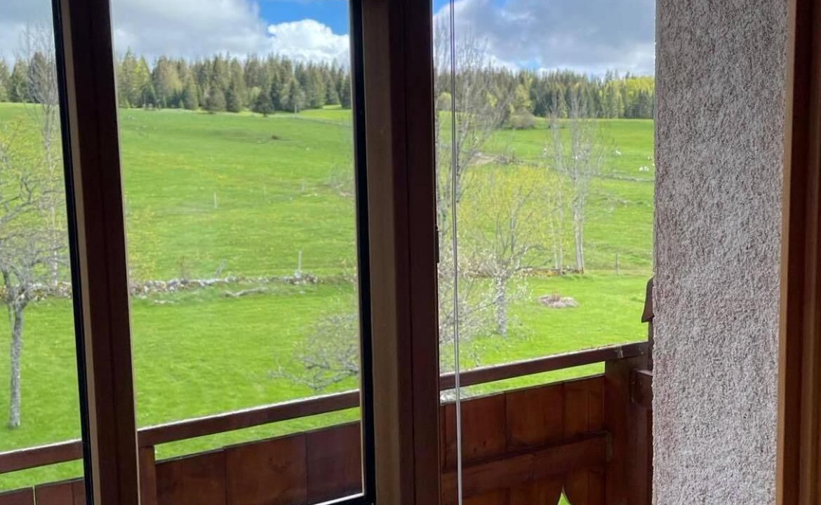 Photo of Patio Balcony in Verrieres-de-Joux