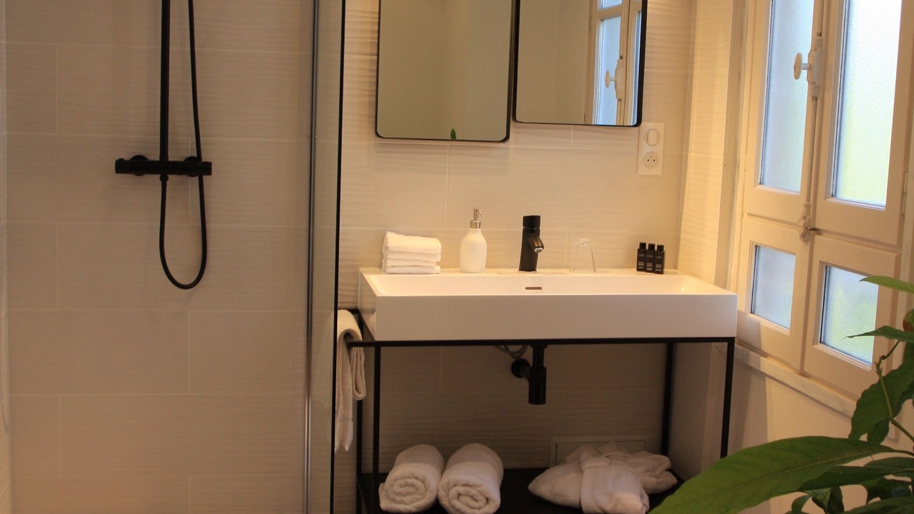 Photo of Bathroom in Chateaudun-Bannier