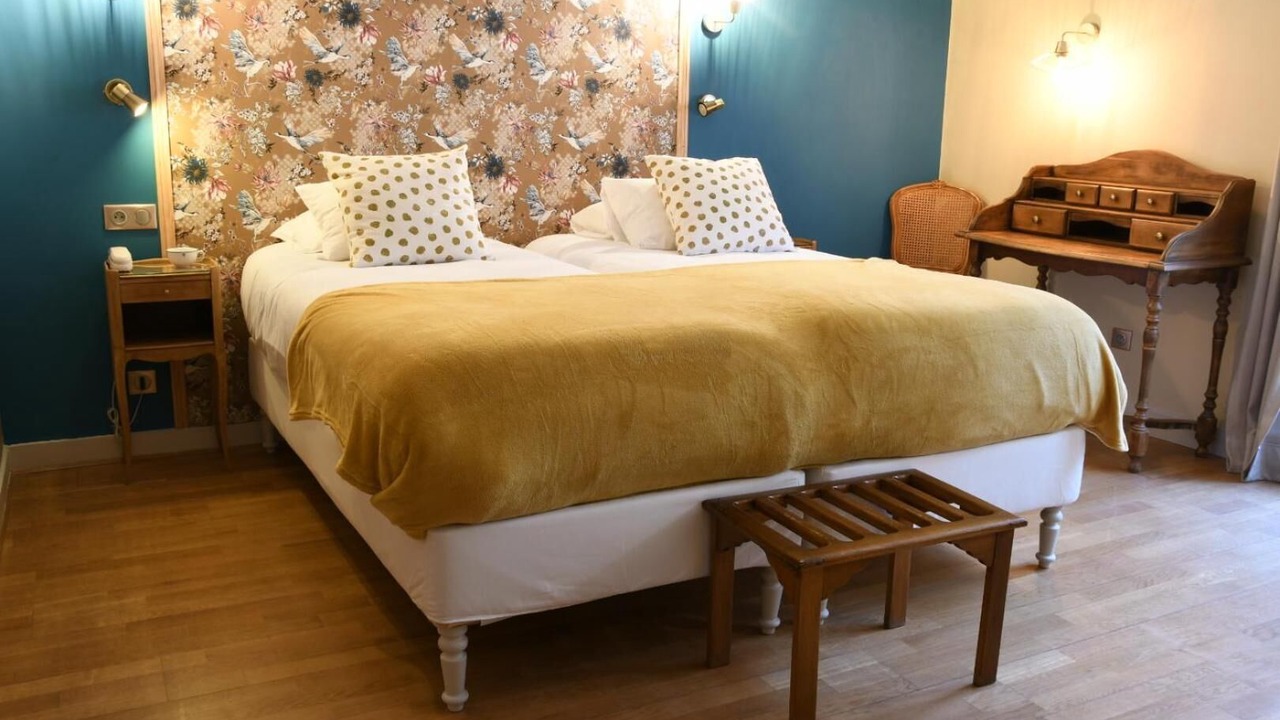 Photo of Others in Avallon