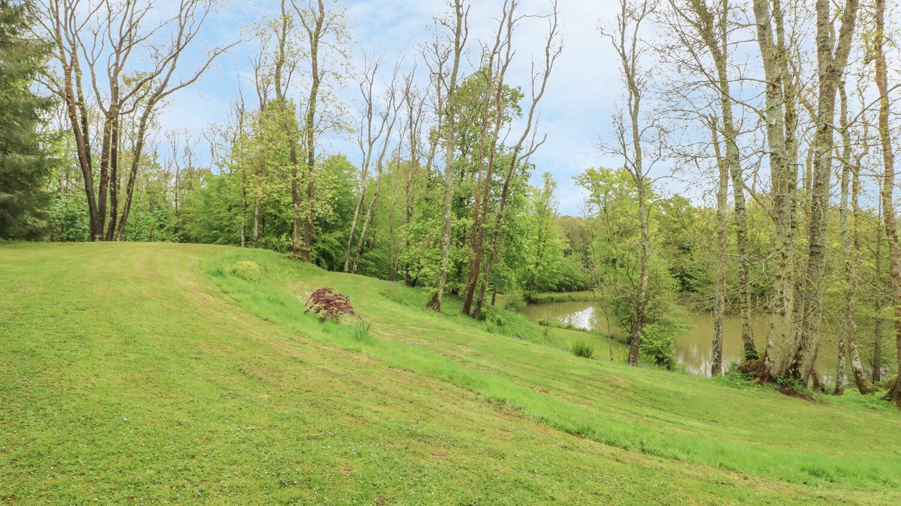 Photo of Others in Cowbeech