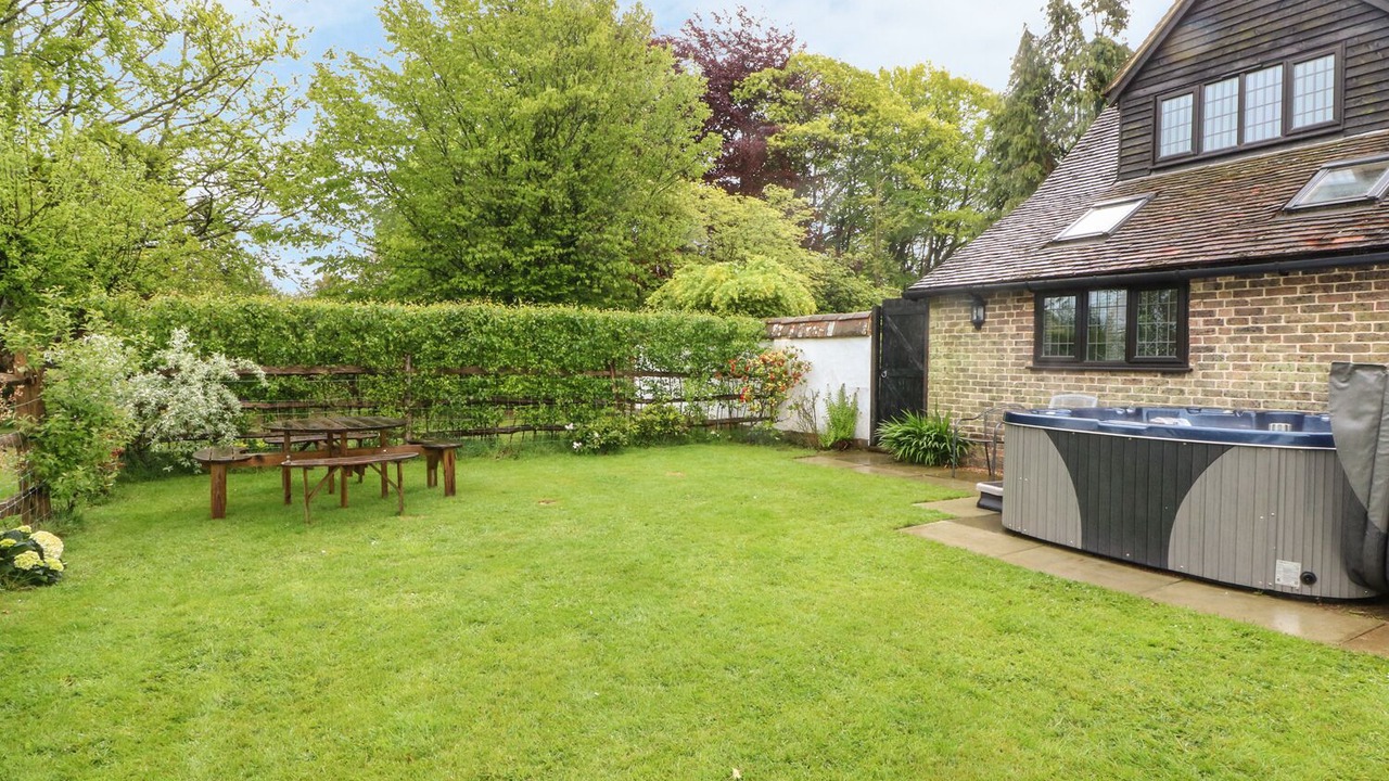 Photo of Others in Cowbeech