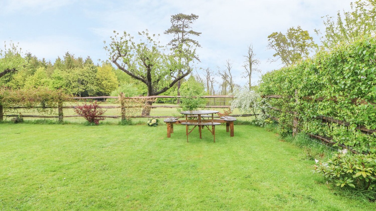 Photo of Others in Cowbeech