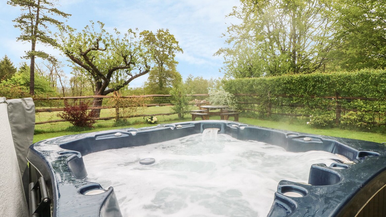 Photo of Others in Cowbeech