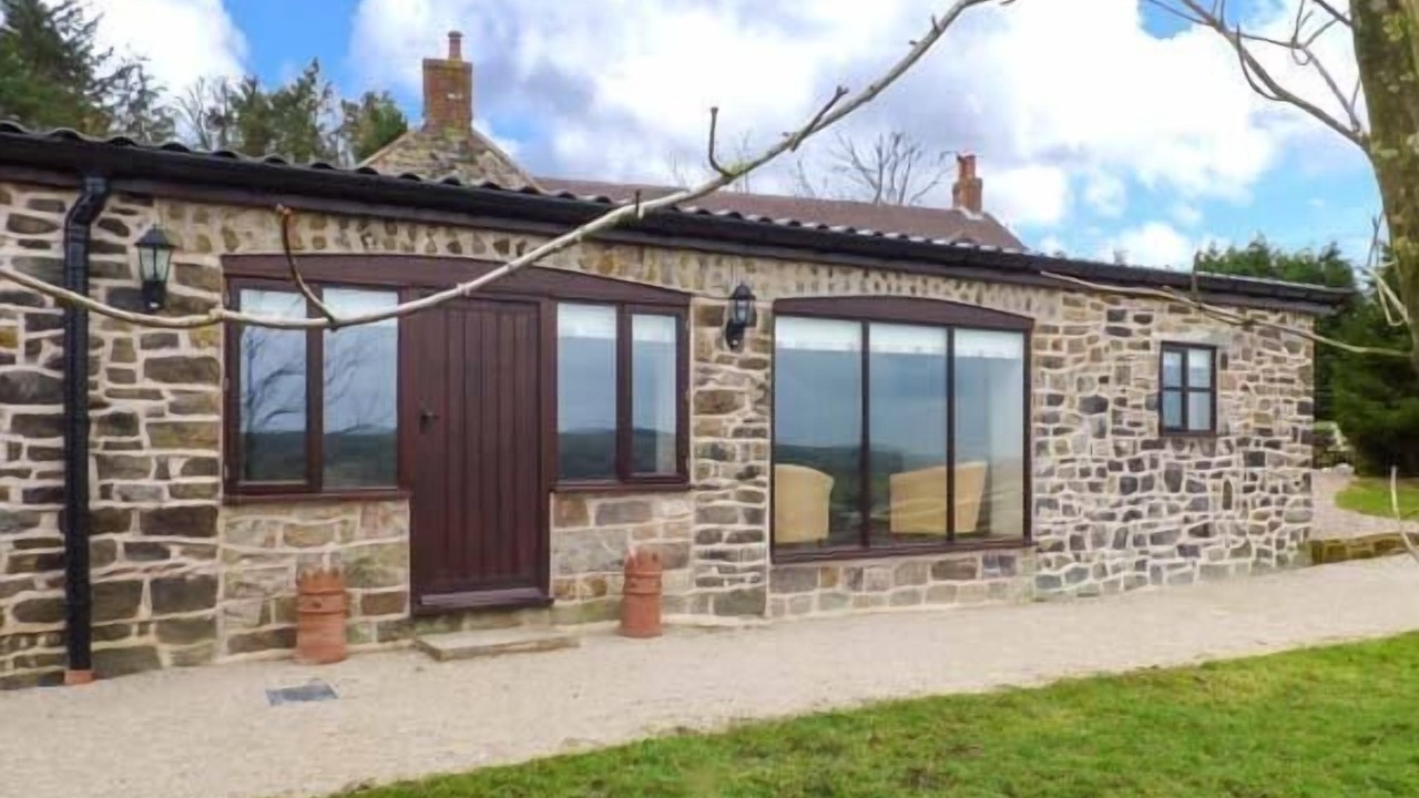 Photo of Buildings in Cauldon Low