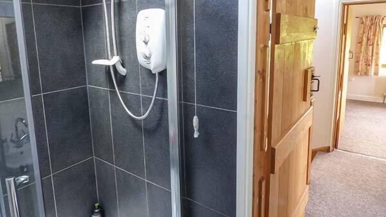 Photo of Bathroom in Coed-Y-Paen