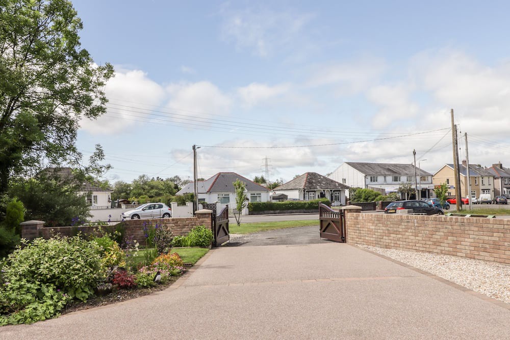 Photo of Others in Aberdare