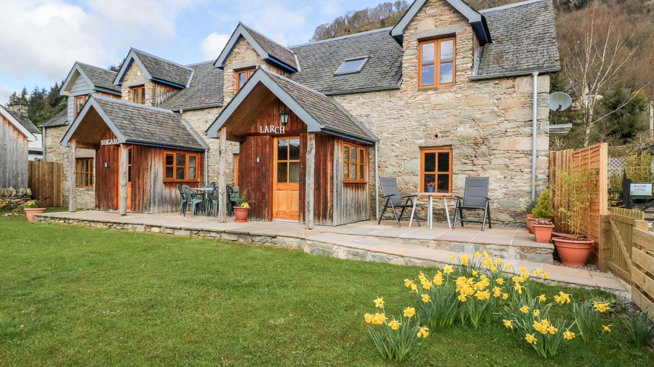 Photo of Others in Weem