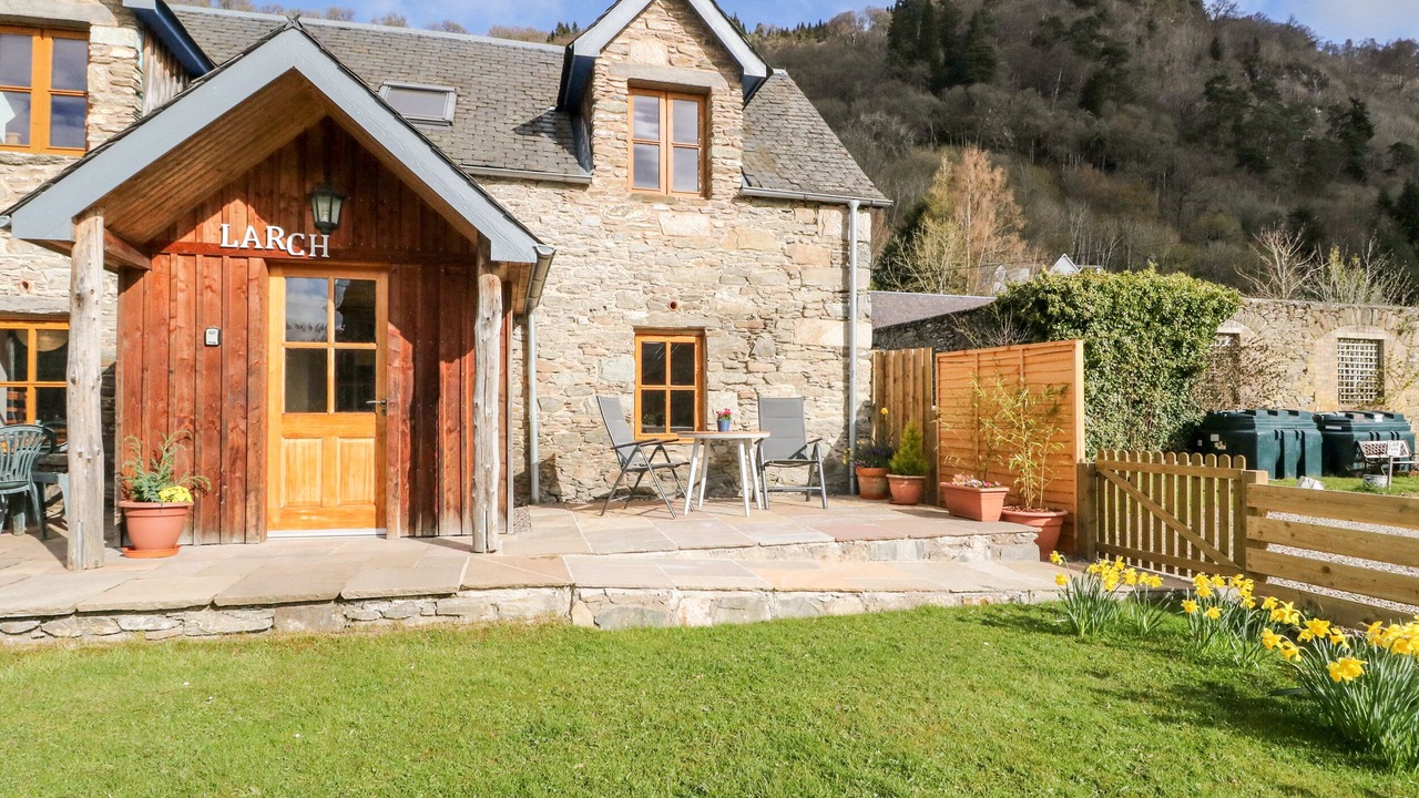 Photo of Others in Weem