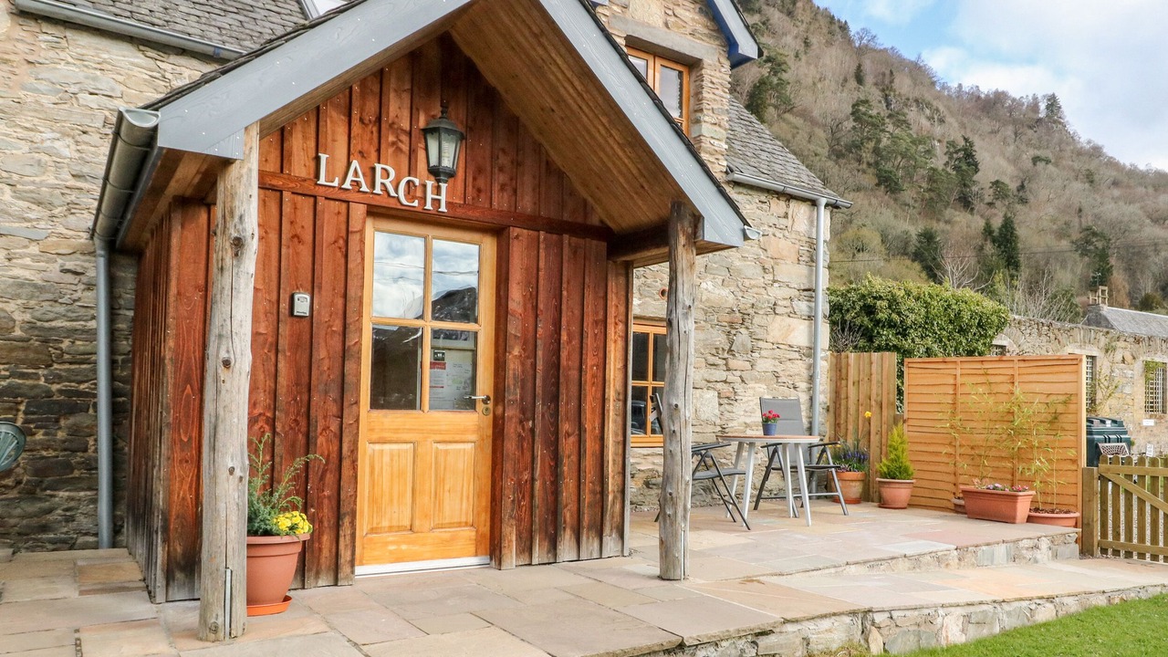 Photo of Others in Weem