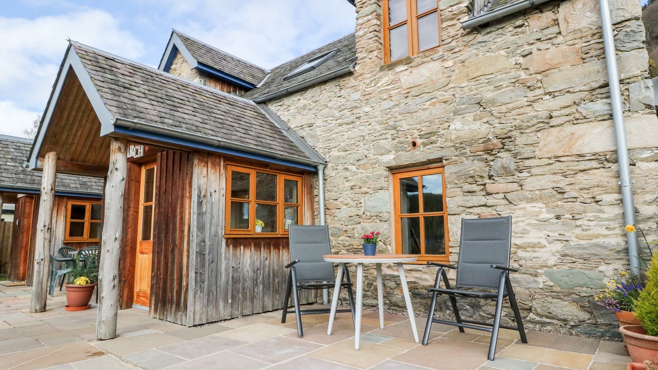 Photo of Others in Weem