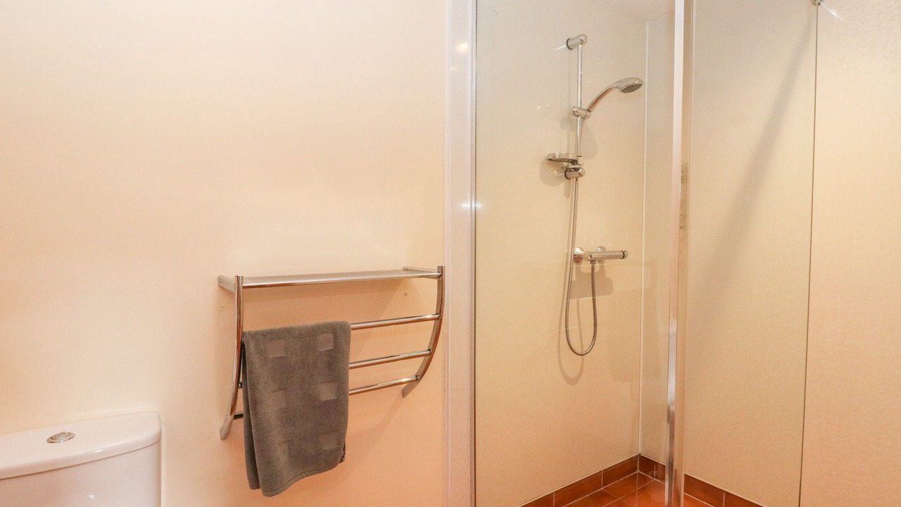 Photo of Others in Weem