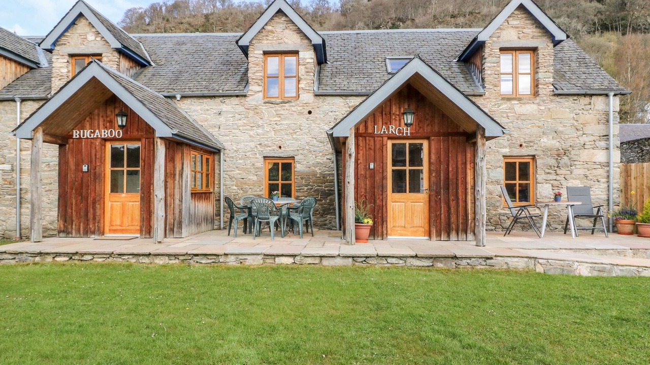 Photo of Others in Weem