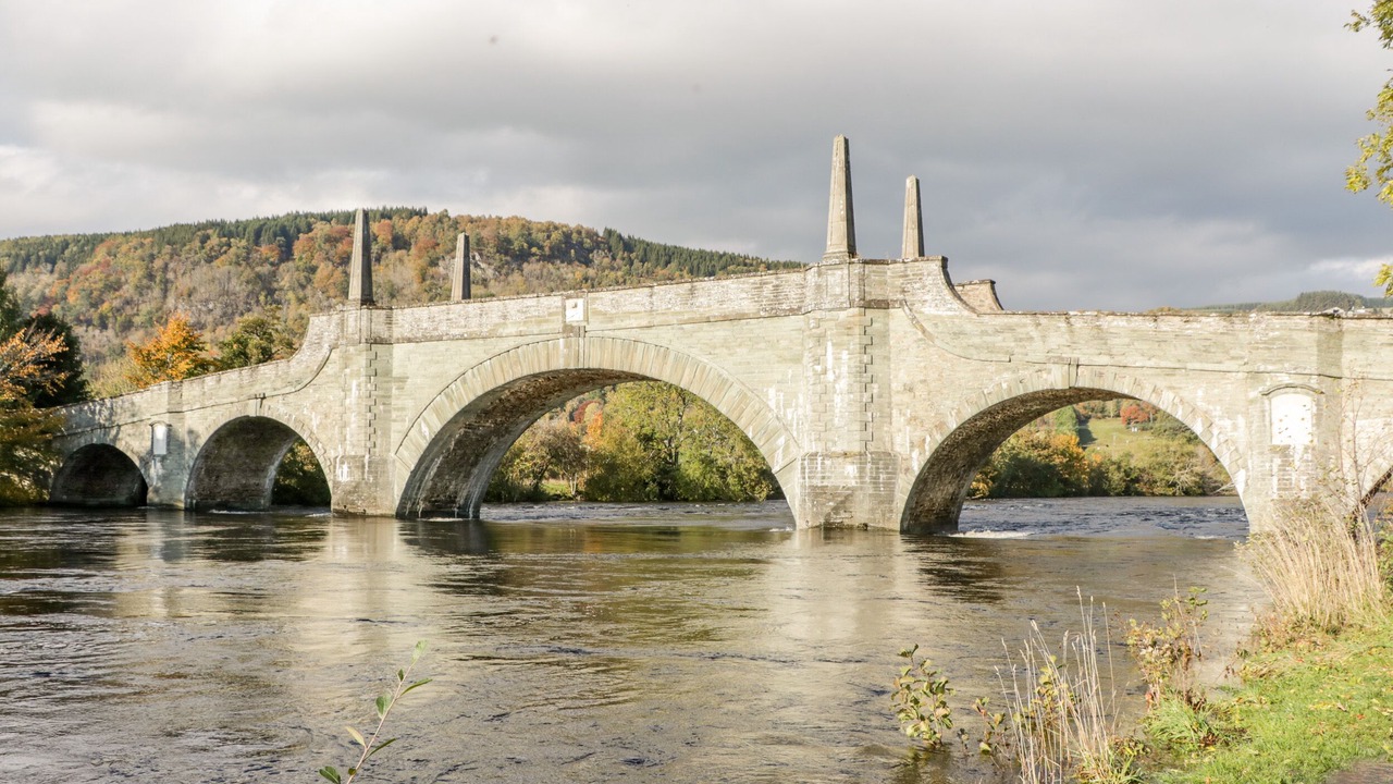 Photo of Others in Weem