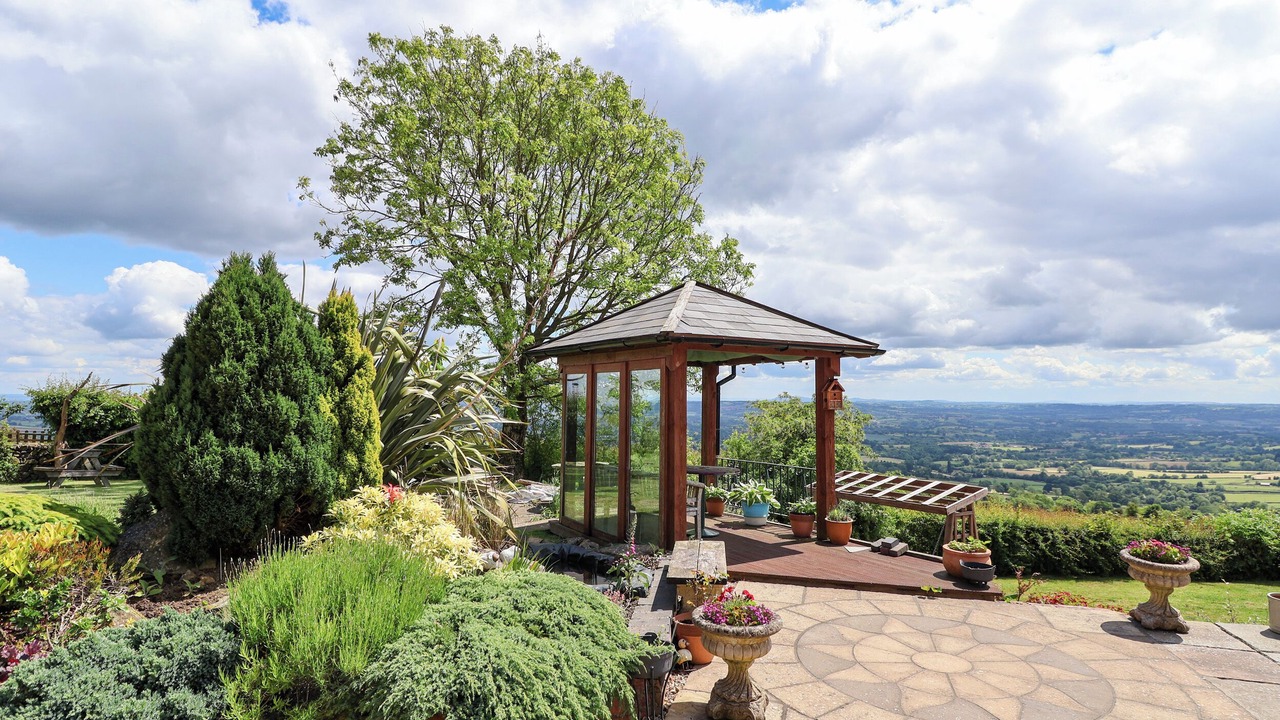 Photo of Others in Farden