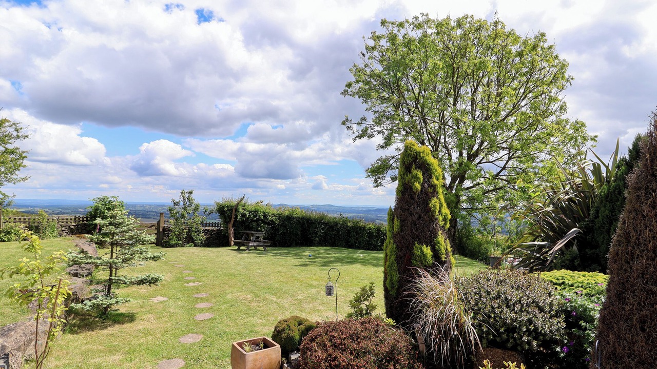 Photo of Others in Farden