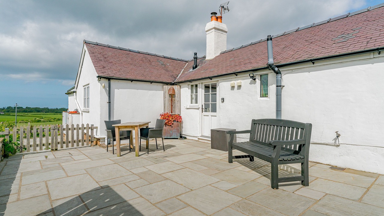 Photo of Patio Balcony in Llanasa