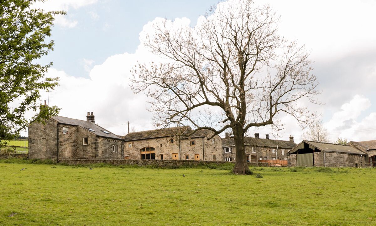 Photo of Buildings in Midhopestones