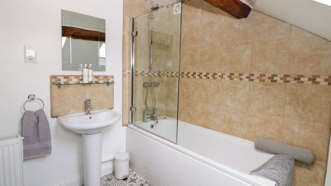 Photo of Bathroom in Longnor