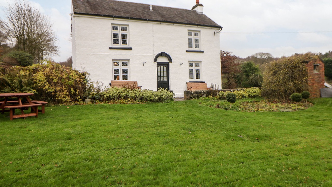 Photo of Buildings in Oakamoor