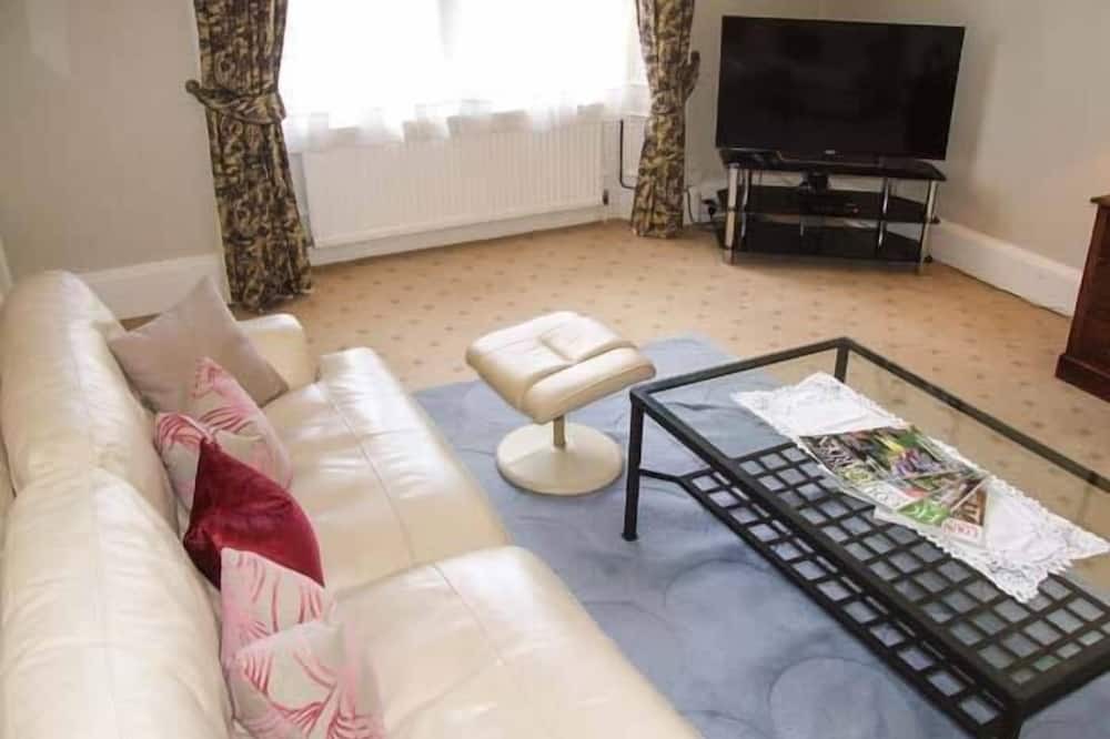 Photo of Livingroom in Chirnside