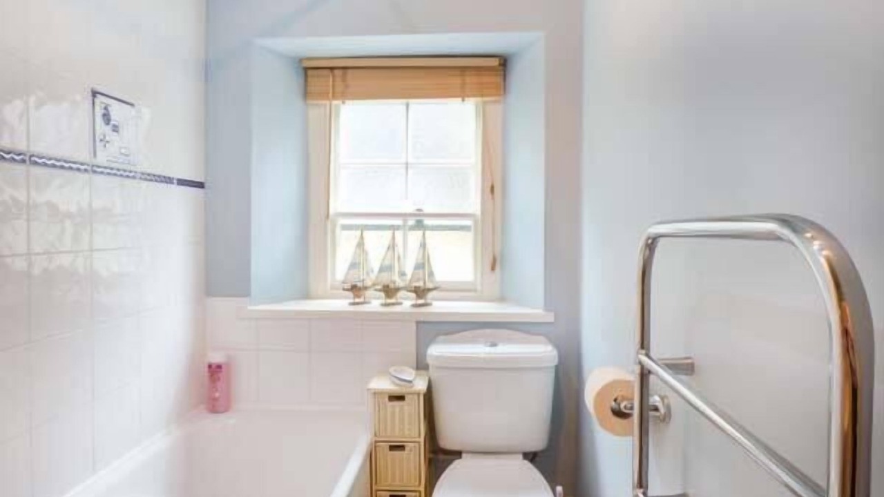 Photo of Bathroom in Boscastle