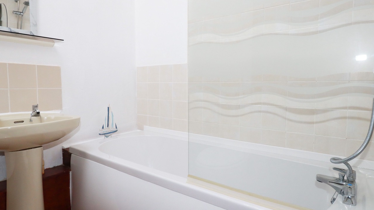 Photo of Bathroom in St. Neot