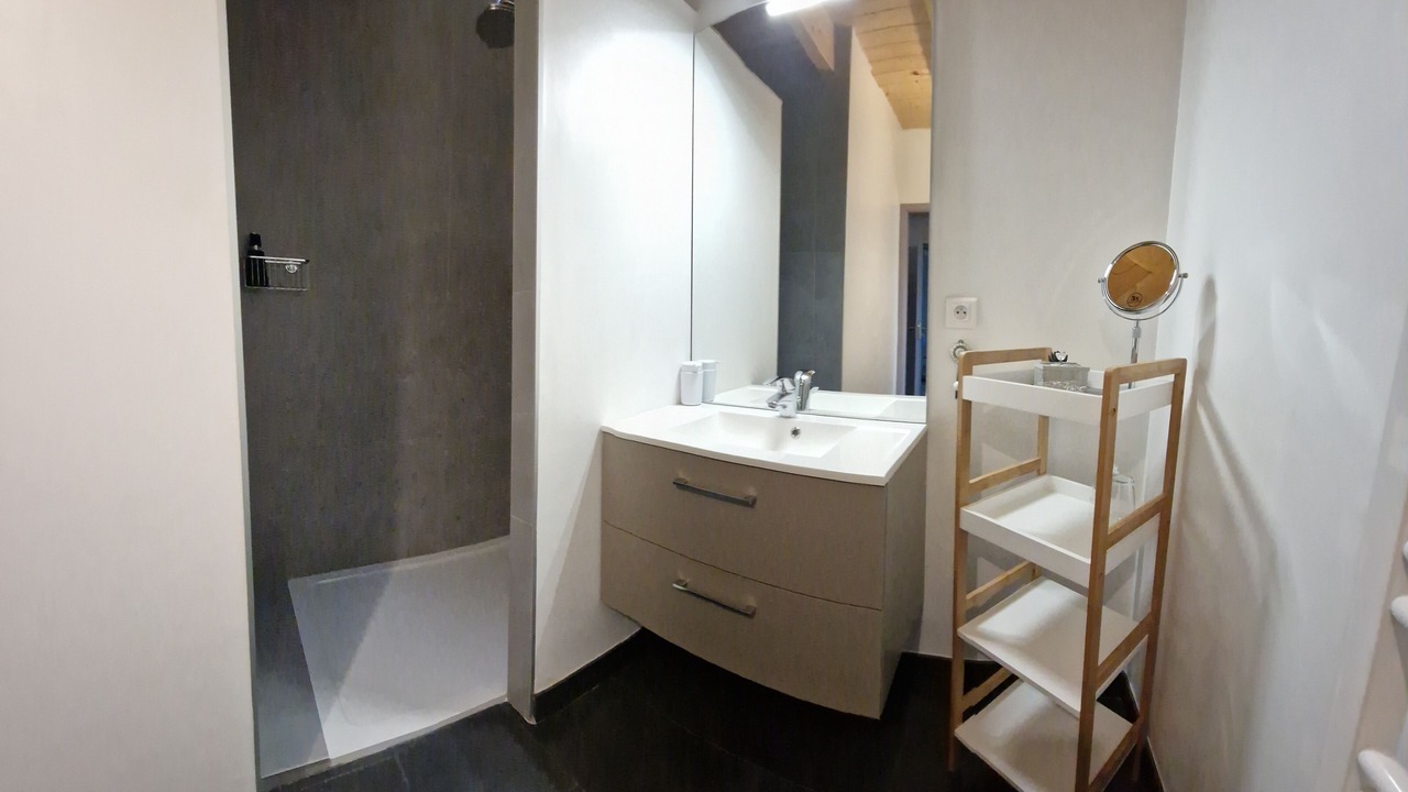 Photo of Bathroom in Comberjon