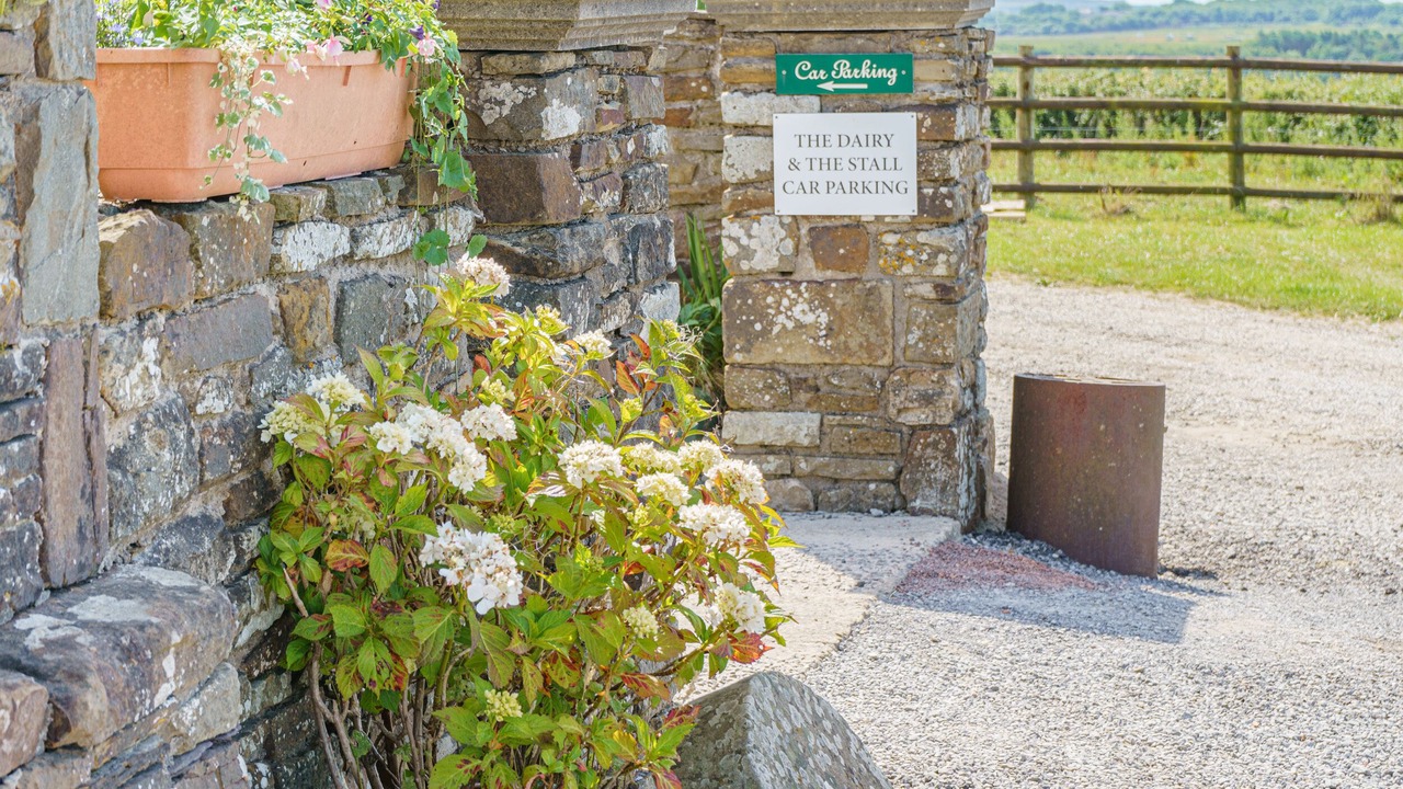 Photo of Others in Llanrhidian Higher