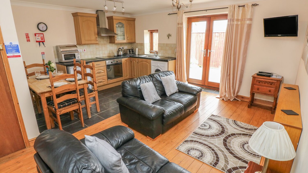 Photo of Others in Llanrhidian Higher