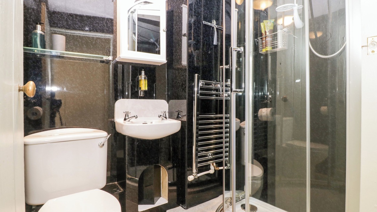 Photo of Bathroom in Talgarth