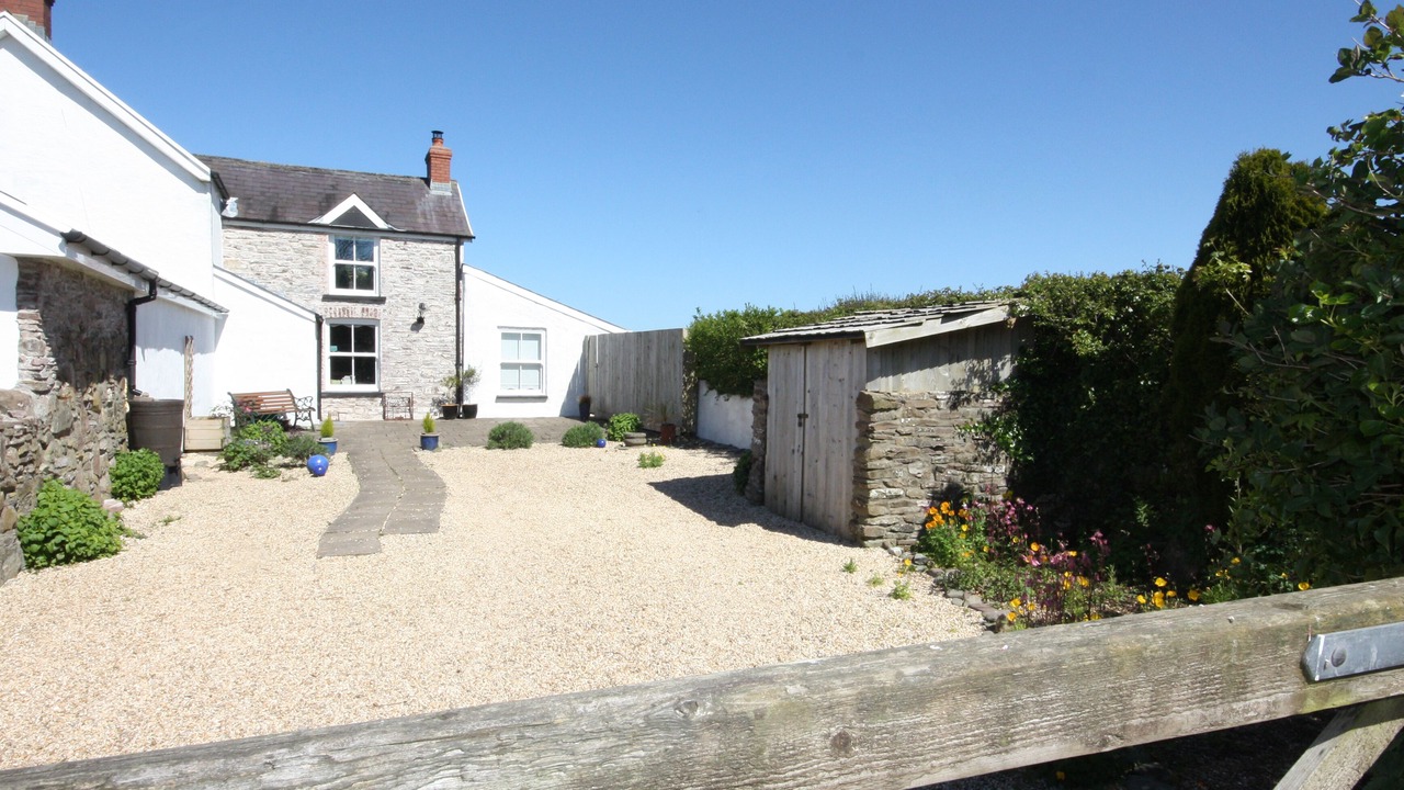 Photo of Buildings in Llanybri