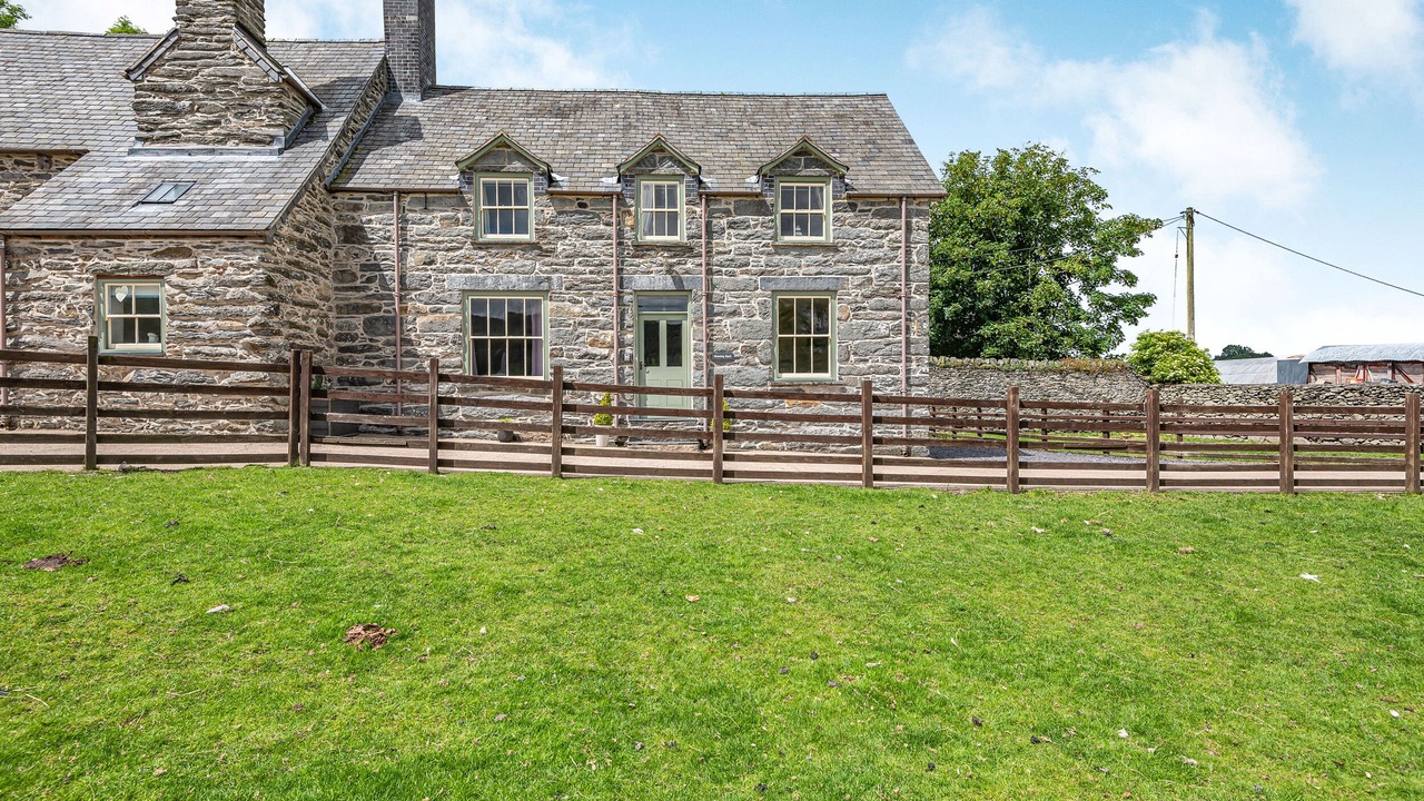 Photo of Buildings in Bala